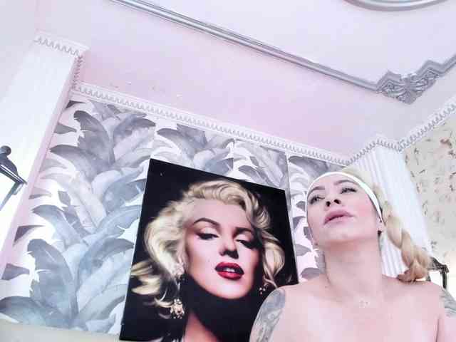 viktoria-davis webcam