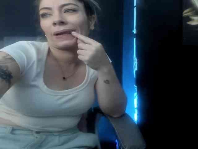 viktoria-davis webcam