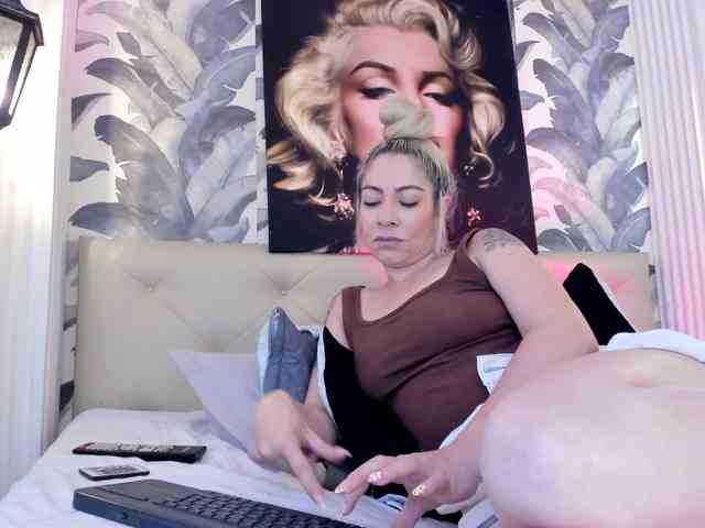 viktoria-davis webcam