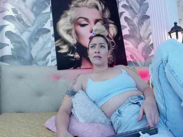 viktoria-davis webcam