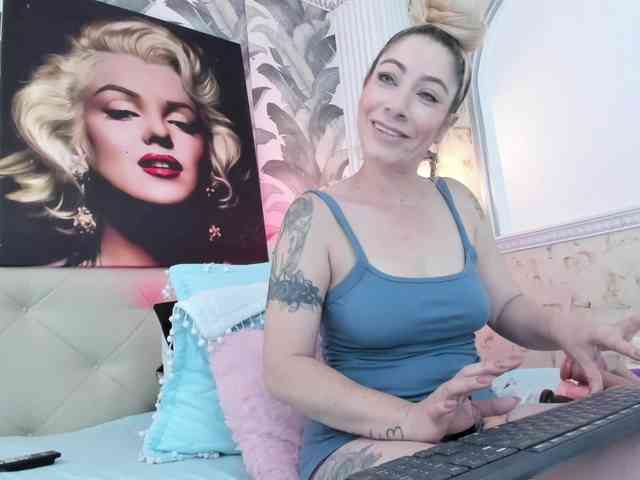 viktoria-davis webcam