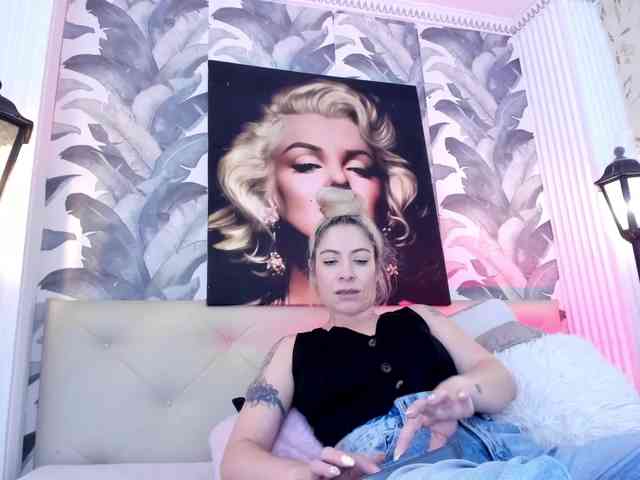 viktoria-davis webcam