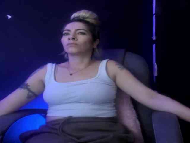 viktoria-davis webcam