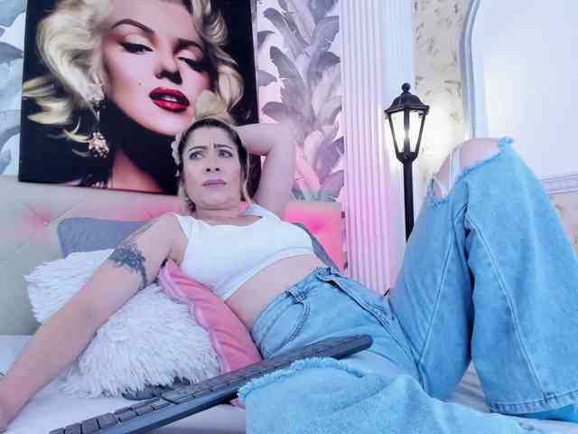 viktoria-davis webcam