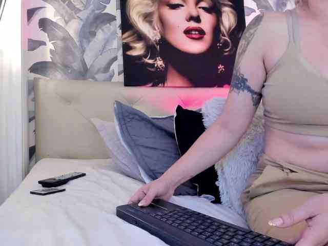 viktoria-davis webcam