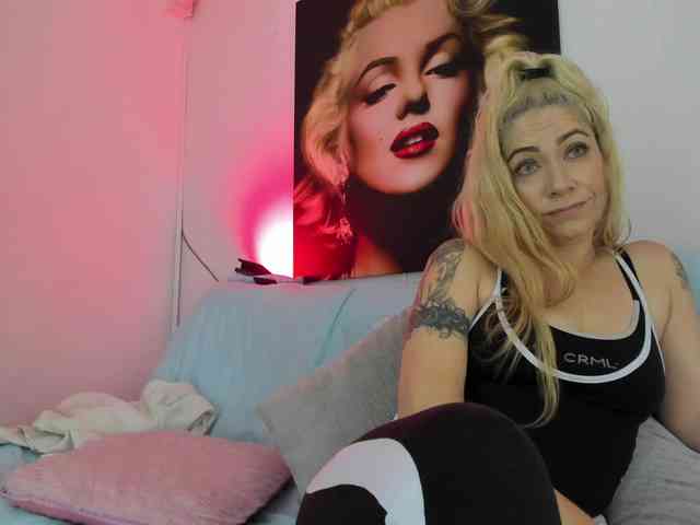 viktoria-davis webcam