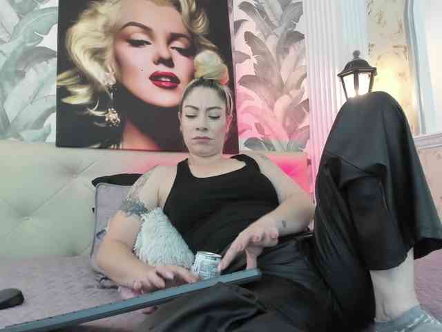 viktoria-davis Live Webcam on BongaCams