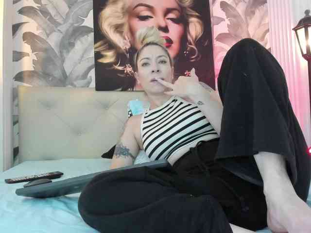 viktoria-davis webcam