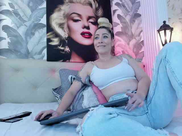 viktoria-davis webcam