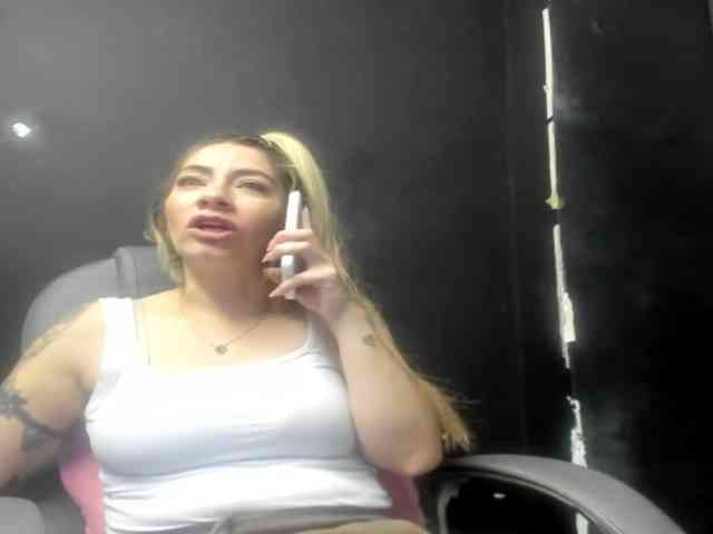 viktoria-davis webcam