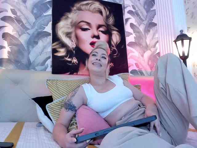 viktoria-davis webcam