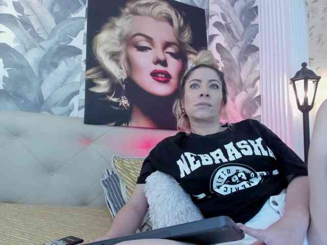 viktoria-davis webcam