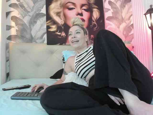 viktoria-davis webcam