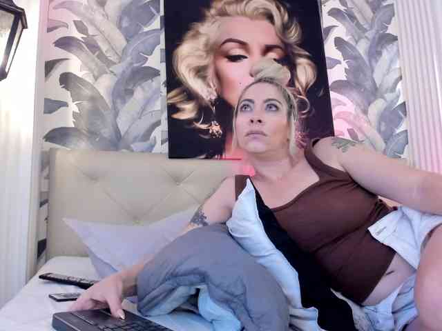 viktoria-davis webcam