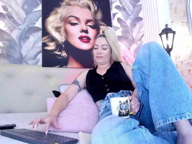 viktoria-davis webcam