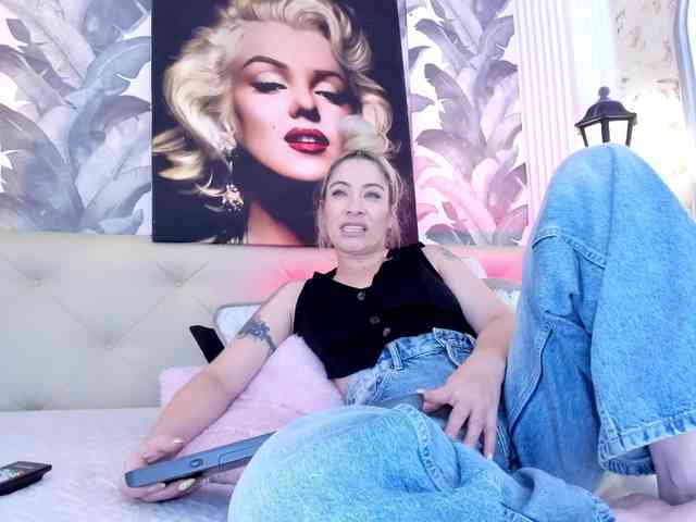 viktoria-davis webcam
