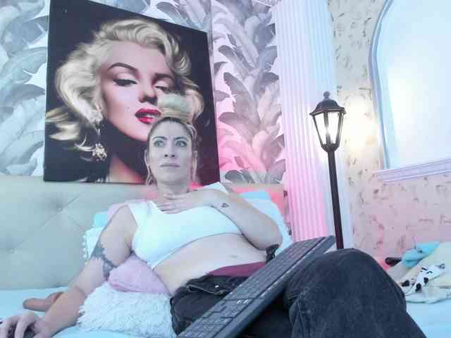 viktoria-davis webcam