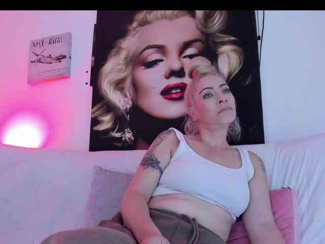 viktoria-davis webcam