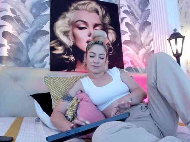 viktoria-davis webcam