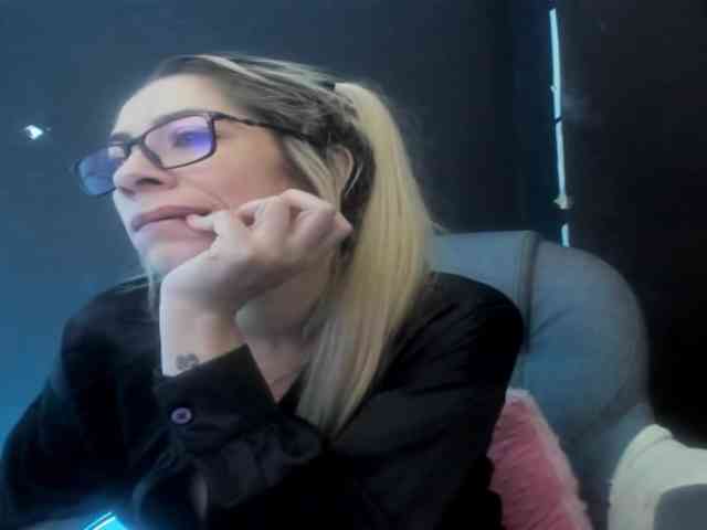 viktoria-davis webcam