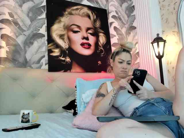 viktoria-davis webcam