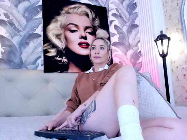 viktoria-davis webcam