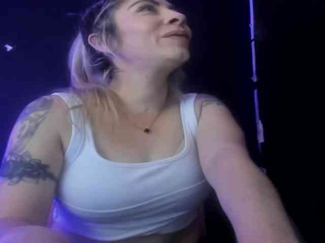 viktoria-davis webcam