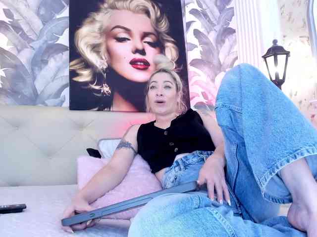 viktoria-davis webcam