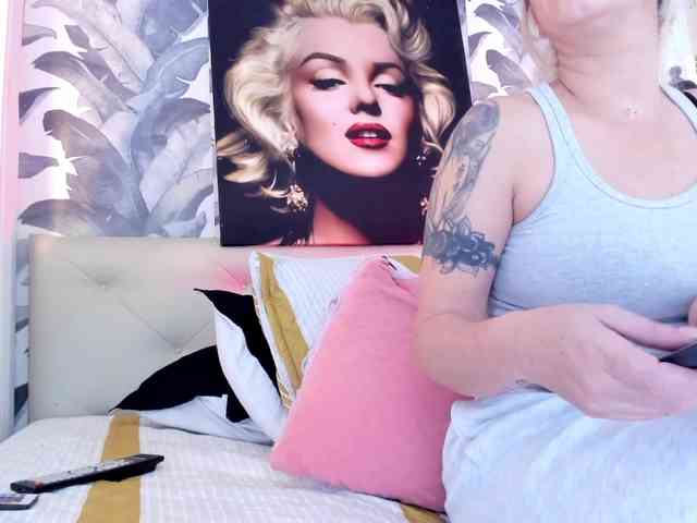 viktoria-davis webcam