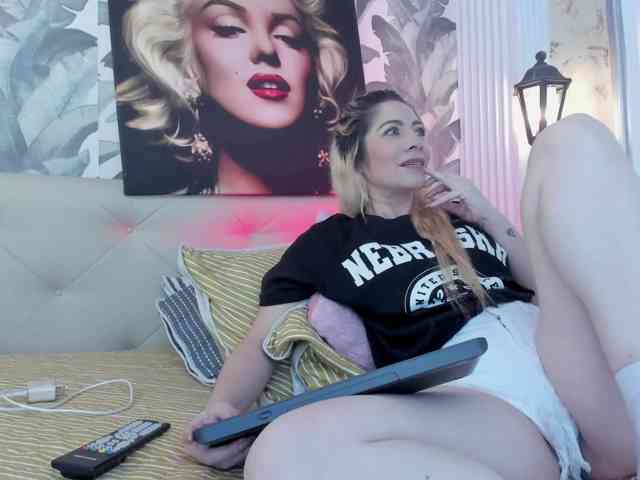 viktoria-davis webcam