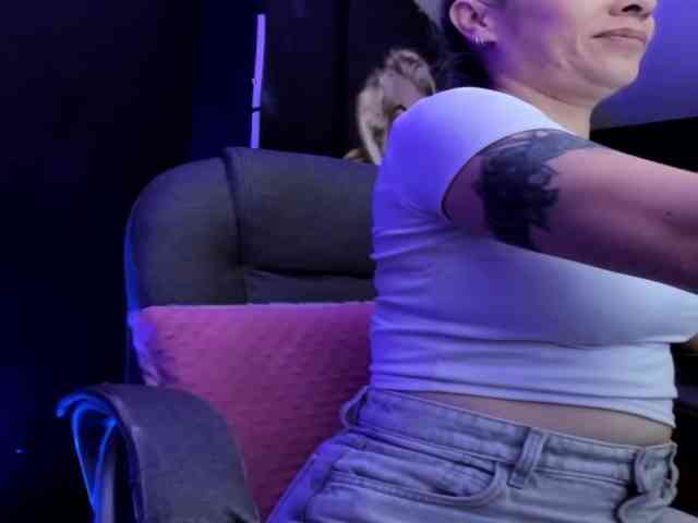 viktoria-davis webcam