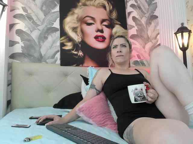 viktoria-davis webcam