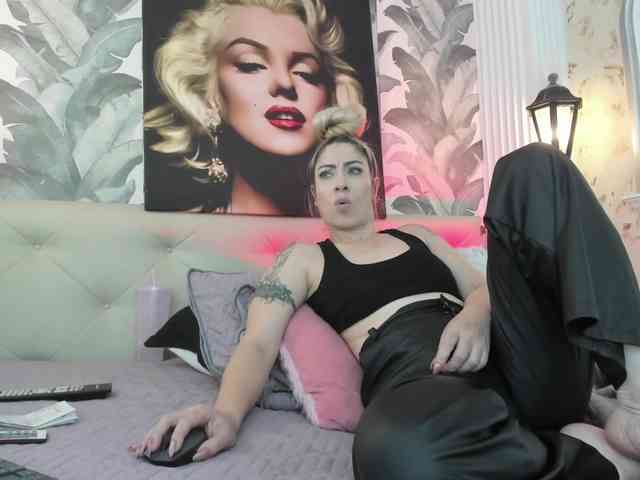 viktoria-davis webcam