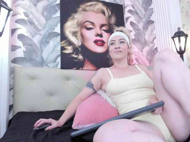 viktoria-davis webcam