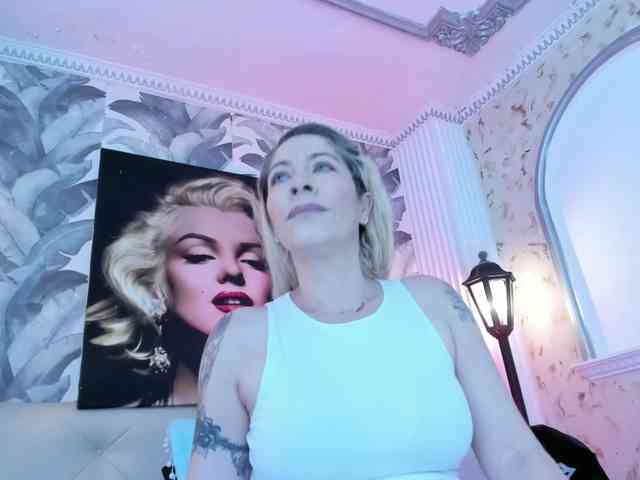 viktoria-davis webcam