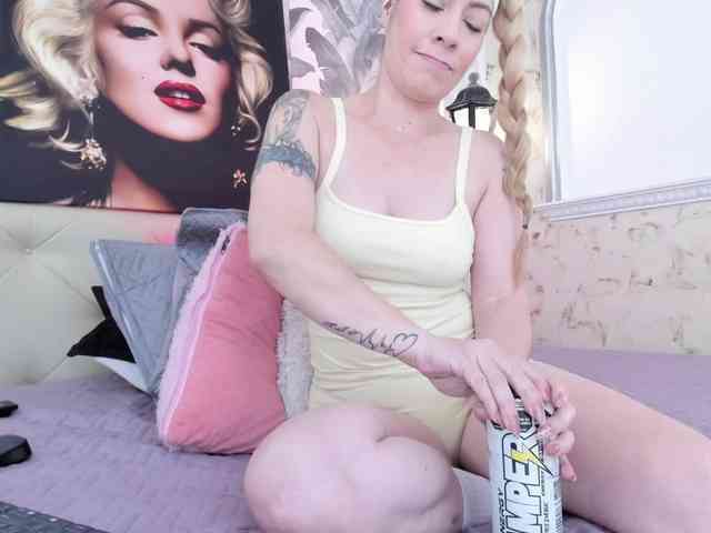 viktoria-davis webcam