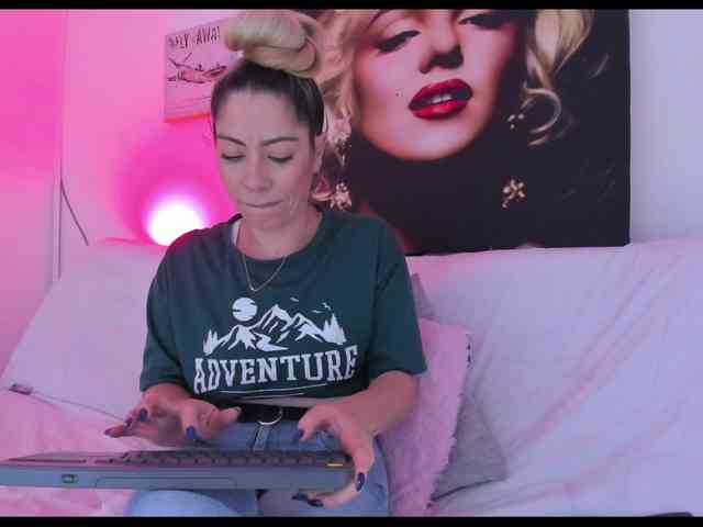 viktoria-davis webcam