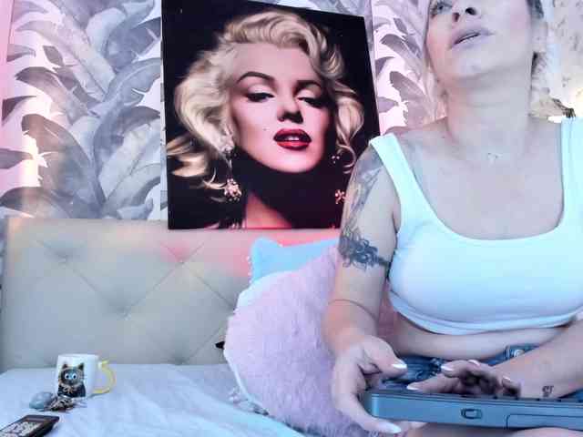 viktoria-davis webcam