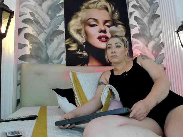 viktoria-davis webcam