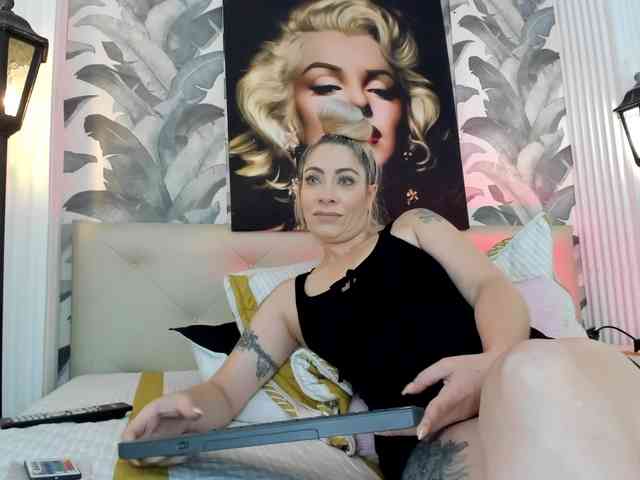 viktoria-davis webcam