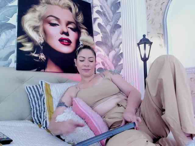 viktoria-davis webcam