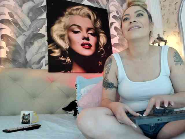viktoria-davis webcam