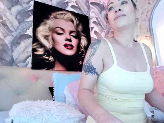 viktoria-davis webcam