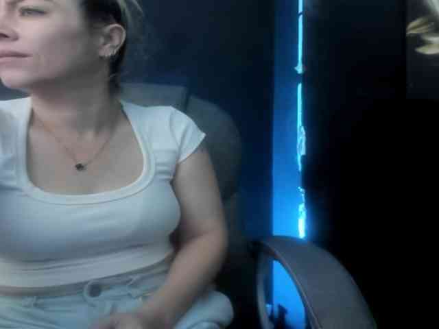 viktoria-davis webcam