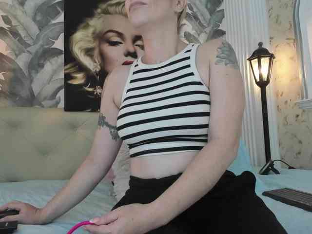 viktoria-davis webcam