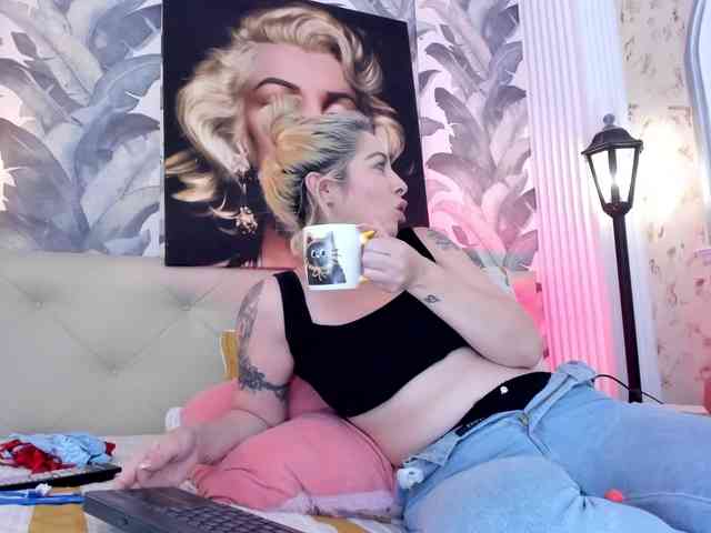 viktoria-davis webcam