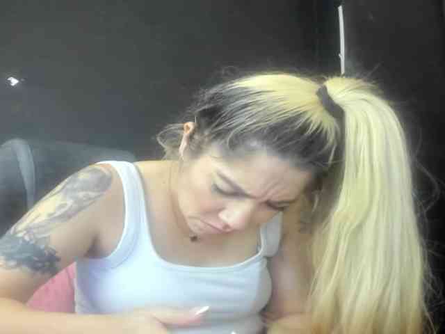 viktoria-davis webcam