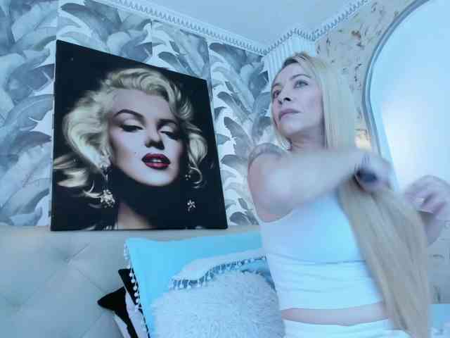 viktoria-davis webcam