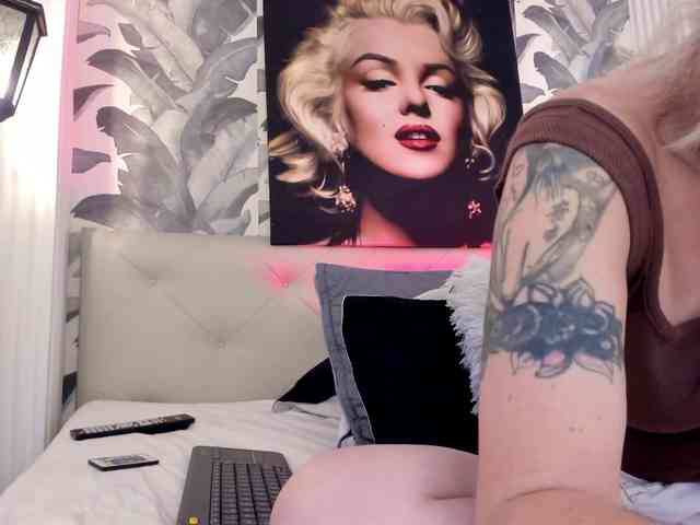 viktoria-davis webcam