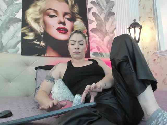 viktoria-davis webcam